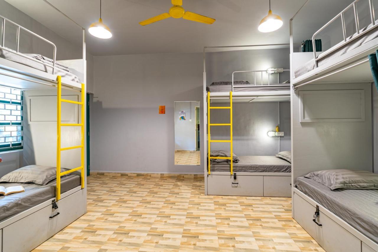 Whoopers Hostel Anjuna, Goa Zewnętrze zdjęcie